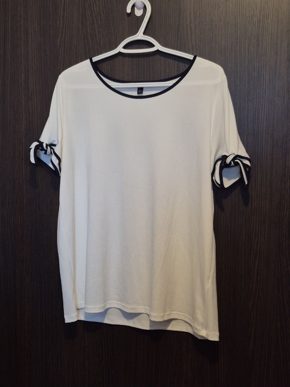 Banana Republic White Short Sleeve Top with Navy Trim and Tie Sleeves Size: L